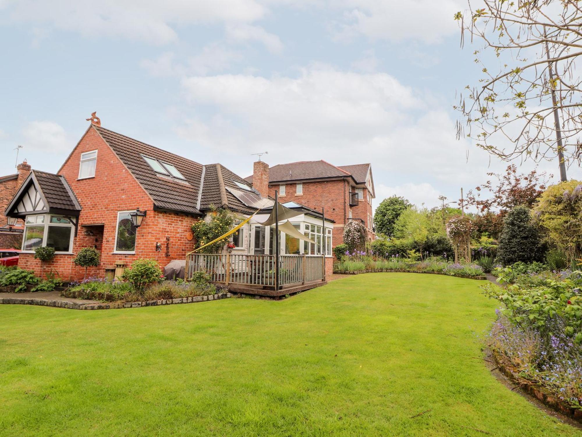 Dragon'S Den Apartment Chester Exterior foto